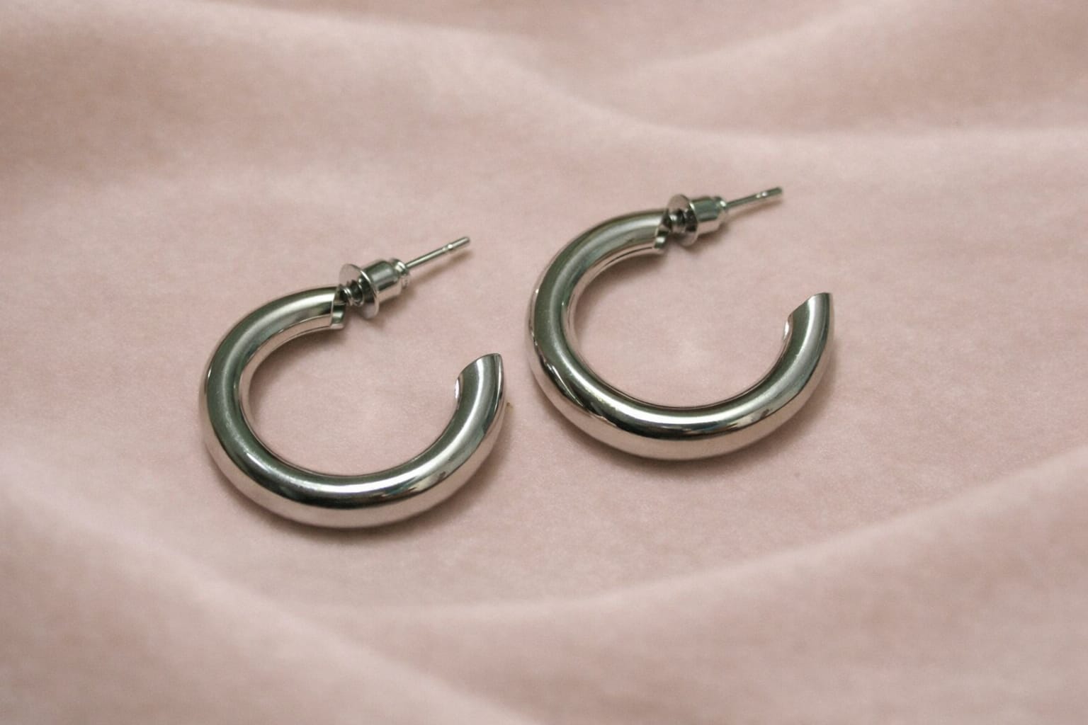 Anti Tarinsh Earrings